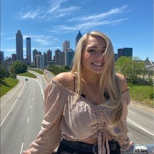 Meet your Posher, Laura